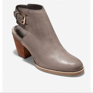 💙 COLE HAAN Stacked Heel Bootie